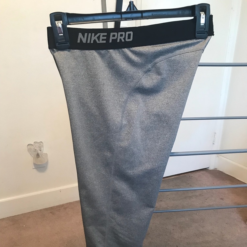 Nike pro dri fit capris
